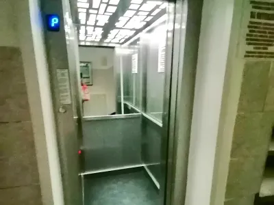 lift modern sticla vanzare cumparare apartament Sector 1 București